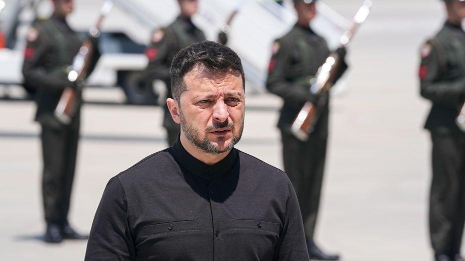 Zelensky accuses Russia of sending 'stand-in props' to peace talks instead of Putin