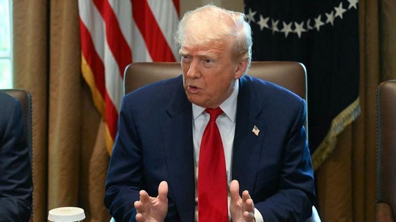 الولايات المتحدة الأمريكية وأوكرانيا تقتربان من حسم صفقة المعادن النادرة، فهل سيكتفي بها ترامب؟ #عاجل 1 الرئيس الأمريكي دونالد ترامب