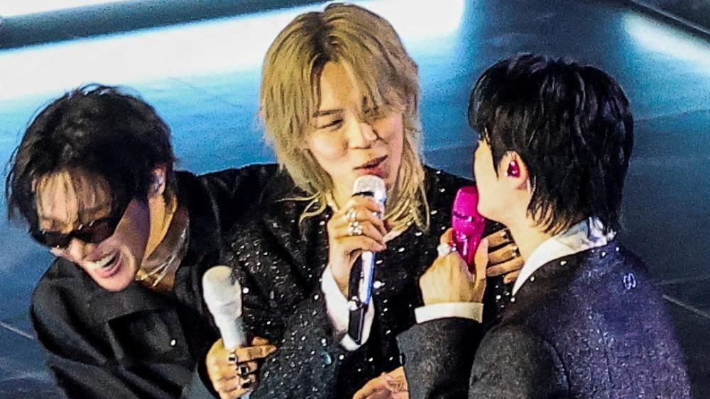 First photos as BTS make live return in front of huge crowd