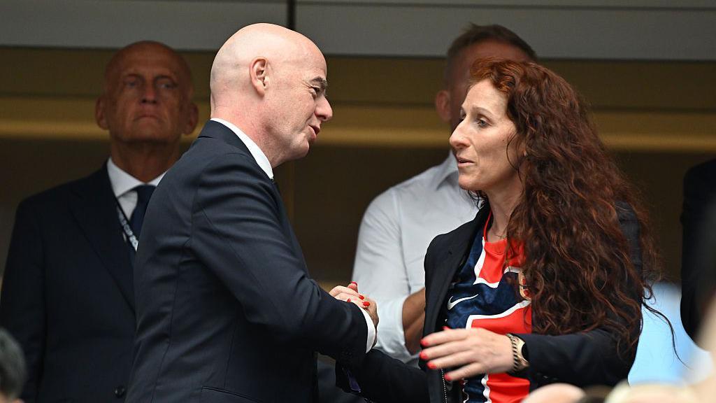 Gianni Infantino y Lise Klaveness.