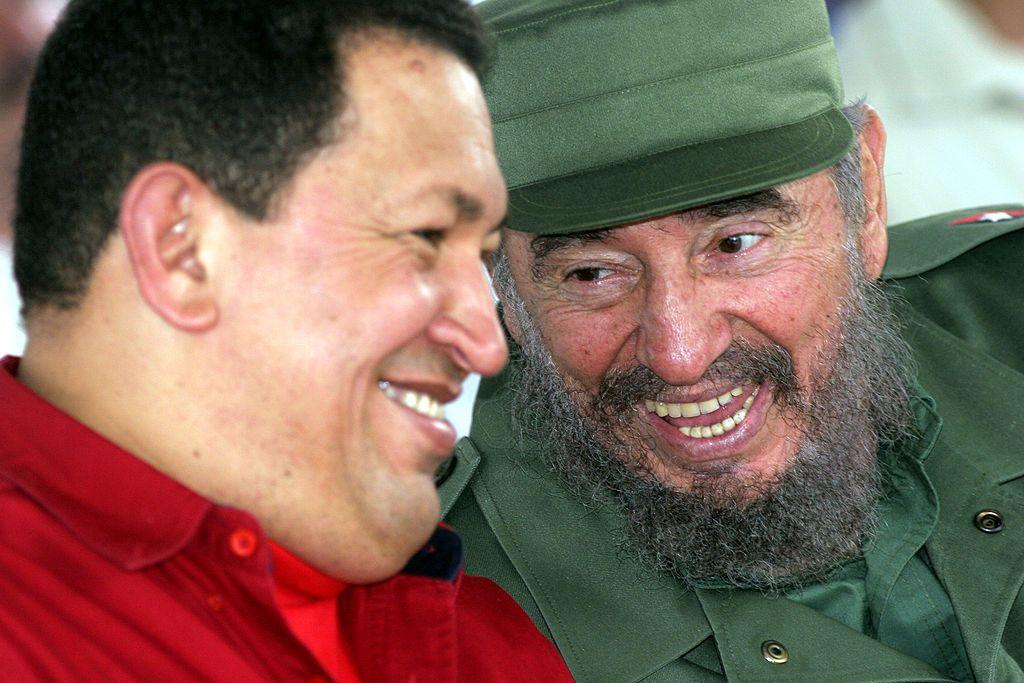 Hugo Chávez junto a Fidel Castro en 2006.