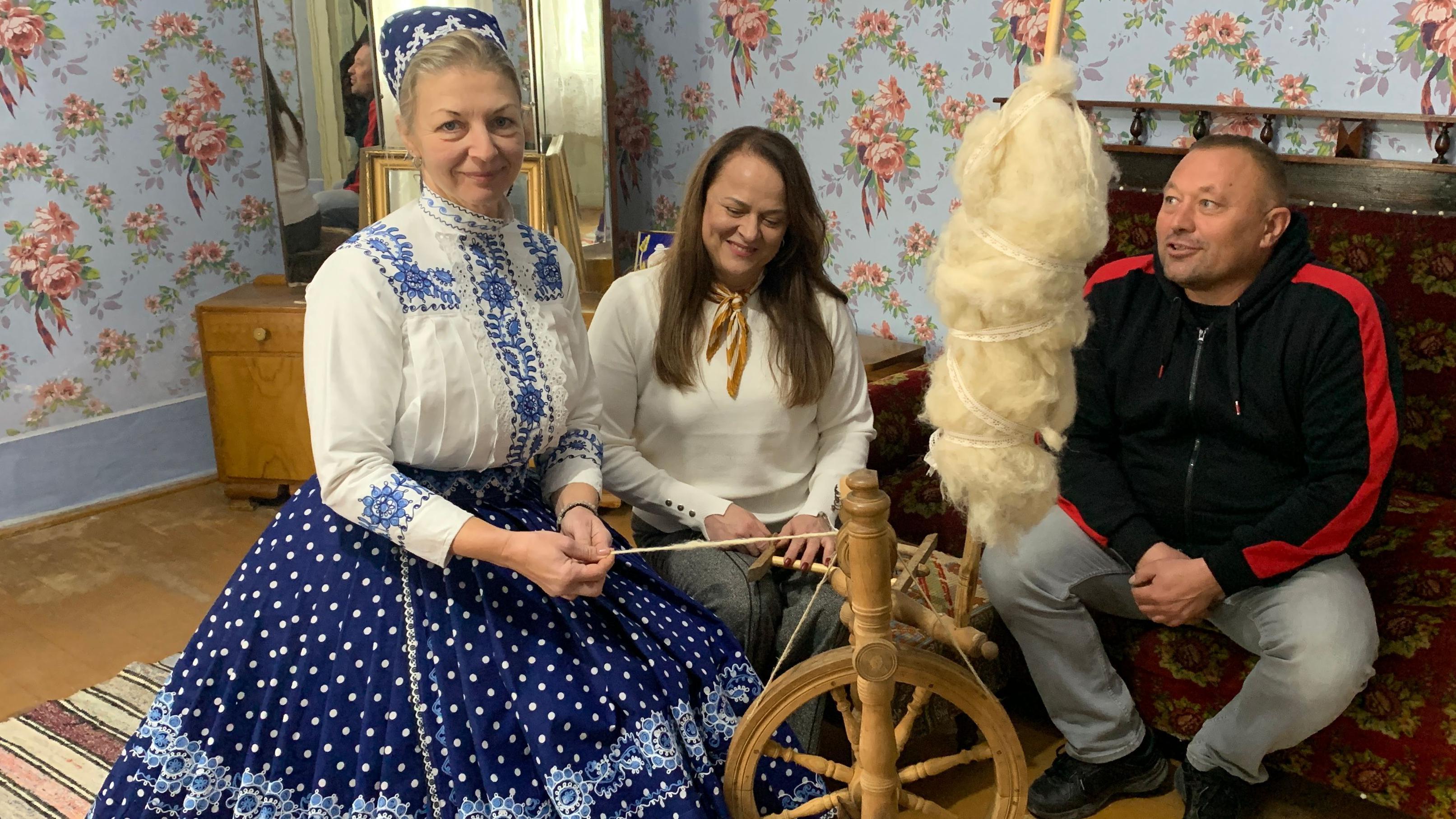 Jasmina Šimak, Elena Svakova i Jano Svak iz Padine