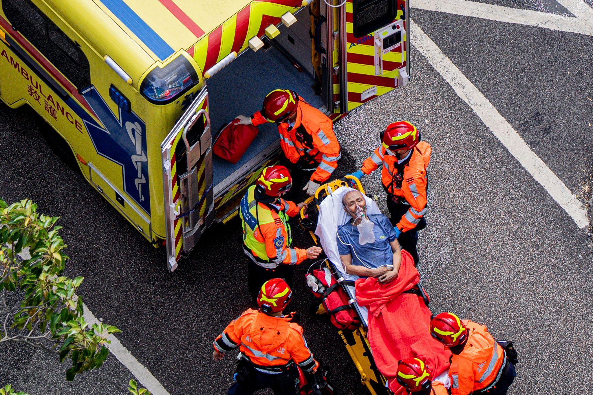 香港大埔屋苑宏福苑五級火警，消防搜救工作仍在繼續