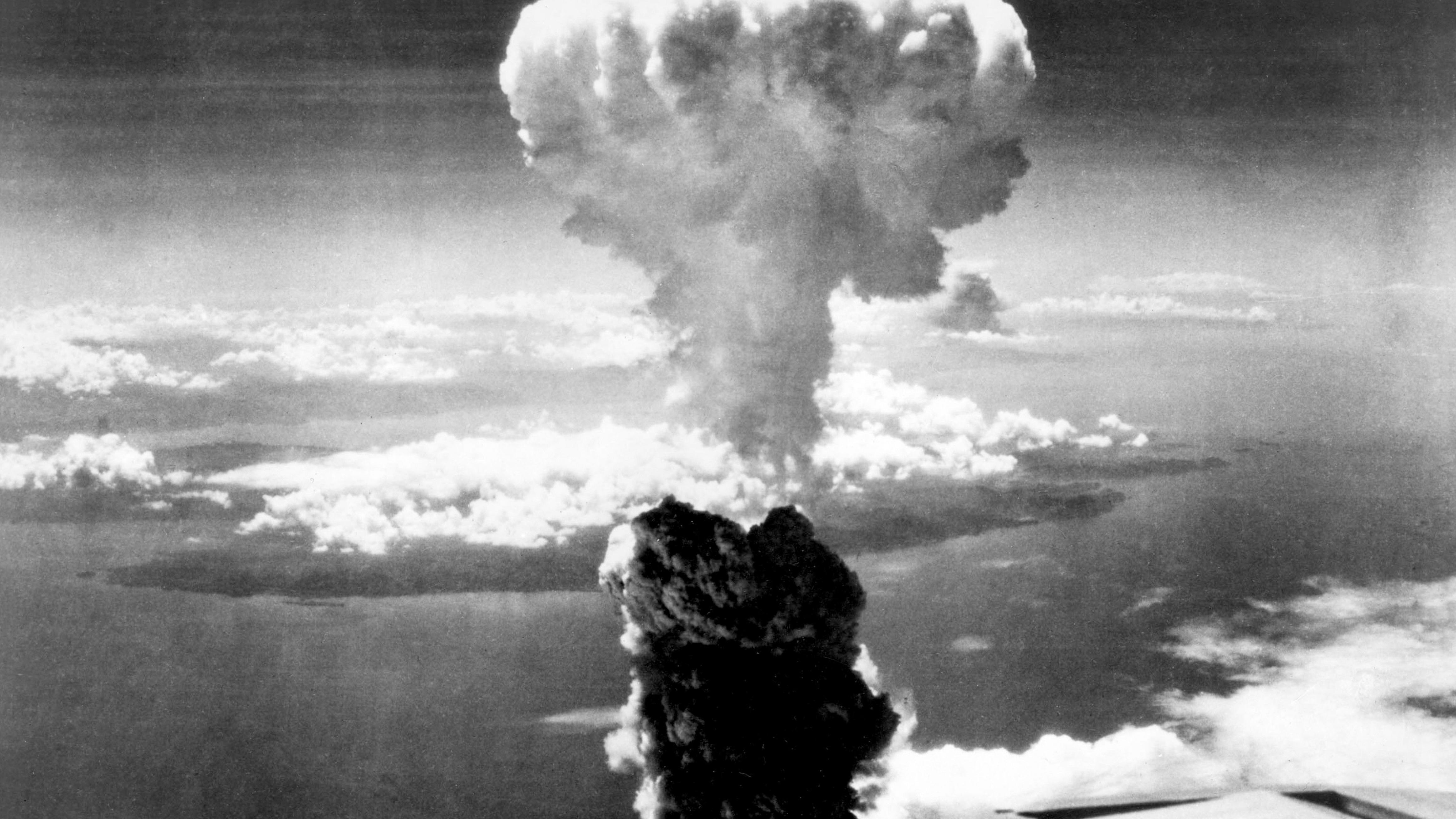 Explosión de una bomba atómica sobre la ciudad japonesa de Nagasaki el 9 de agosto de 1945