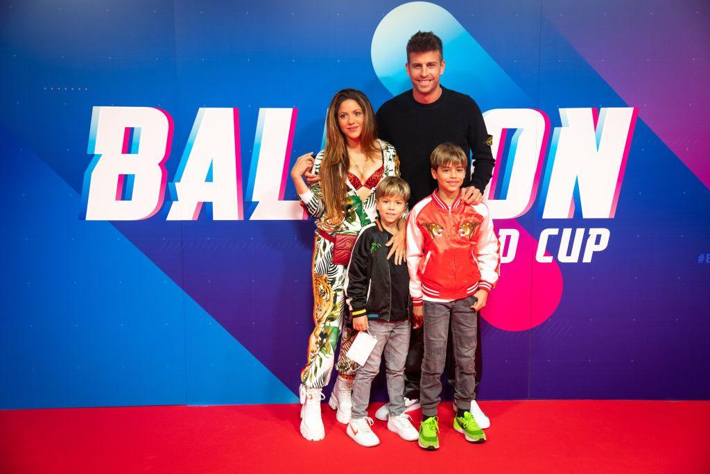 Shakira, Gerard Piqué y sus dos hijos.