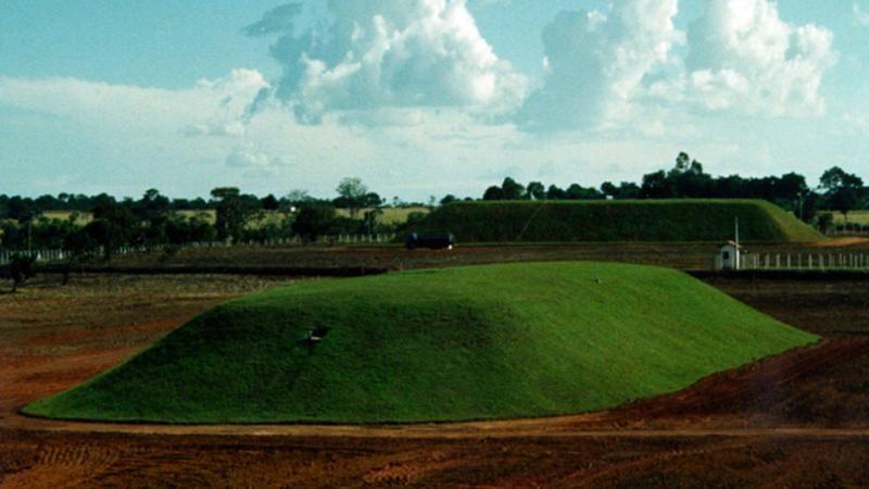 O campo onde os res&iacute;duos contaminados do acidente em Goi&acirc;nia est&atilde;o enterrados

