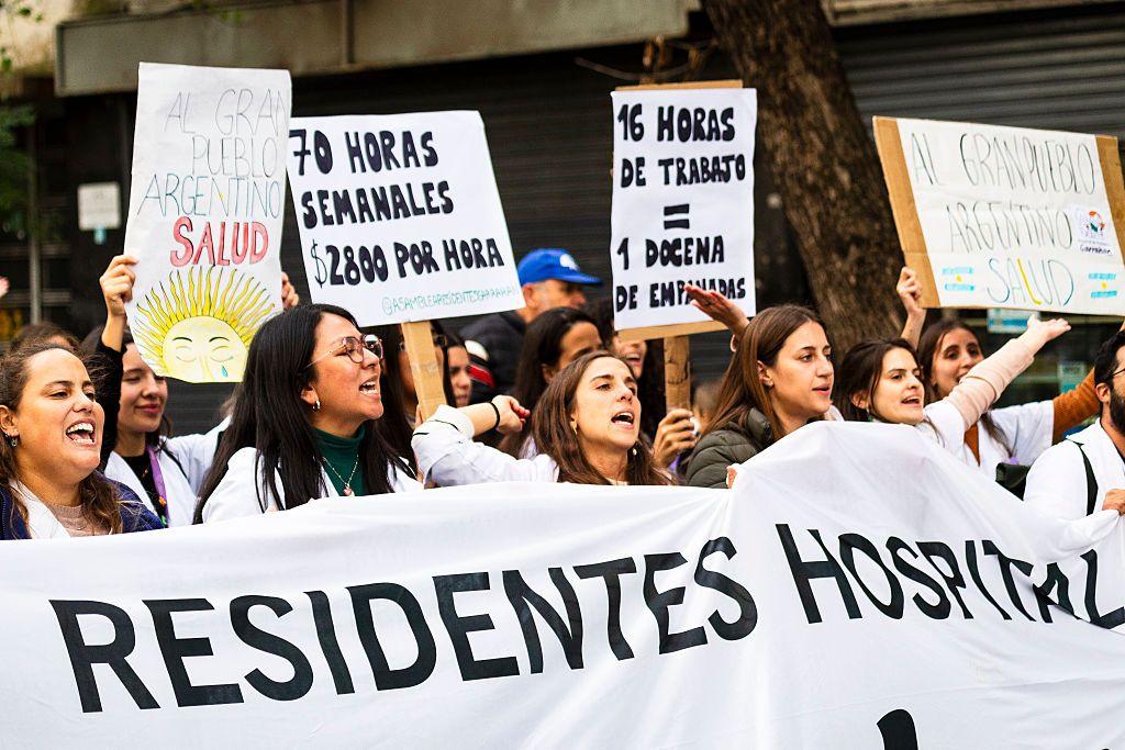 El mayor símbolo de la crisis es la situación en el principal hospital pediátrico de Argentina, el Hospital Garrahan.