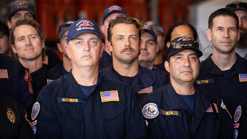 Bomberso del Departamento de Bomberos del Condado de Los Angeles