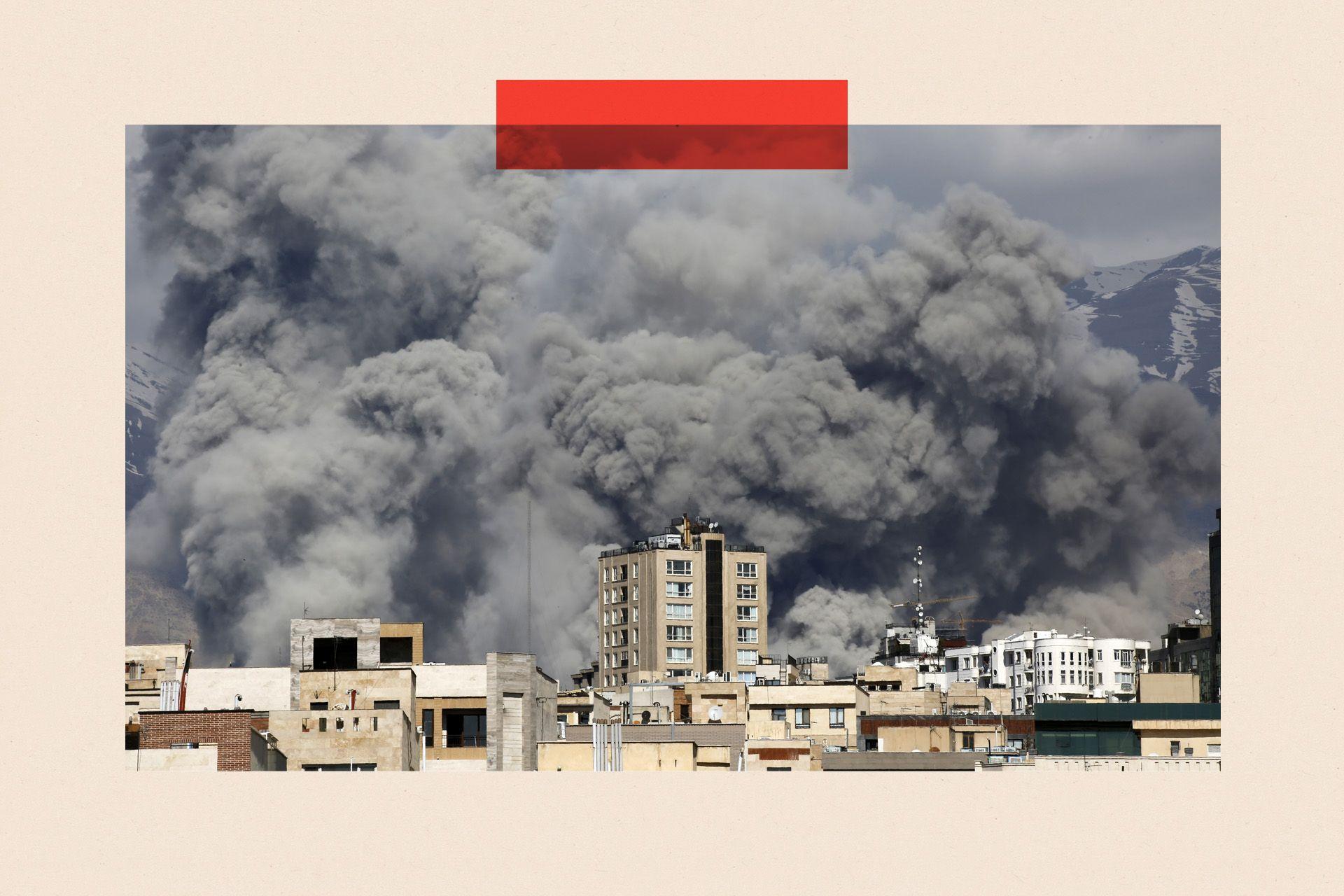 Dim se diže iznad tog područja pošto je bilo meta napada u Teheranu