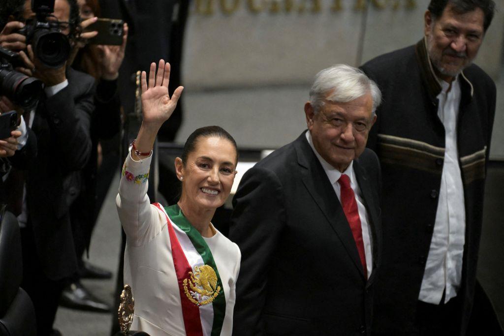 La actual presidente de México Claudia Sheinbaum con su antecesor Andrés Manuel López Obrador