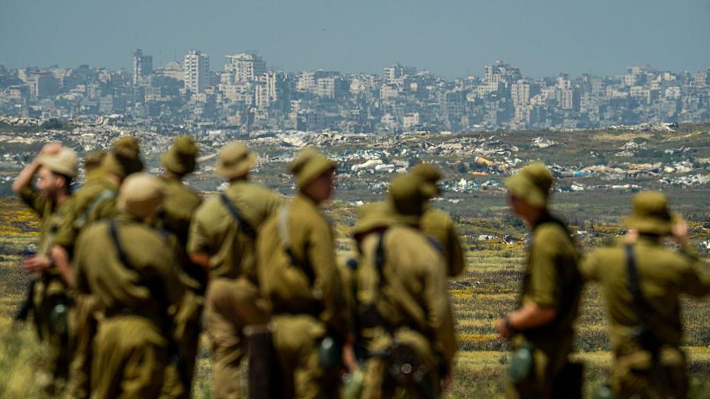 Fears of renewed Gaza war as Hamas disarmament talks stall