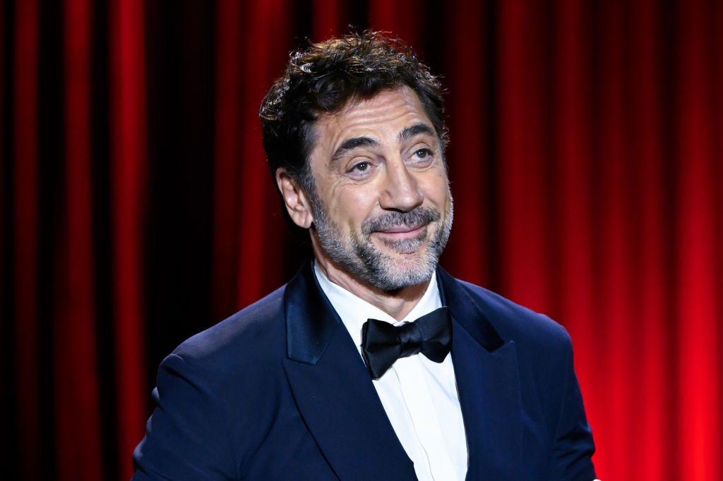 Javier Bardem recibe el Premio Donostia durante la ceremonia de inauguración del 72.º Festival de Cine de San Sebastián, el 20 de septiembre de 2024.