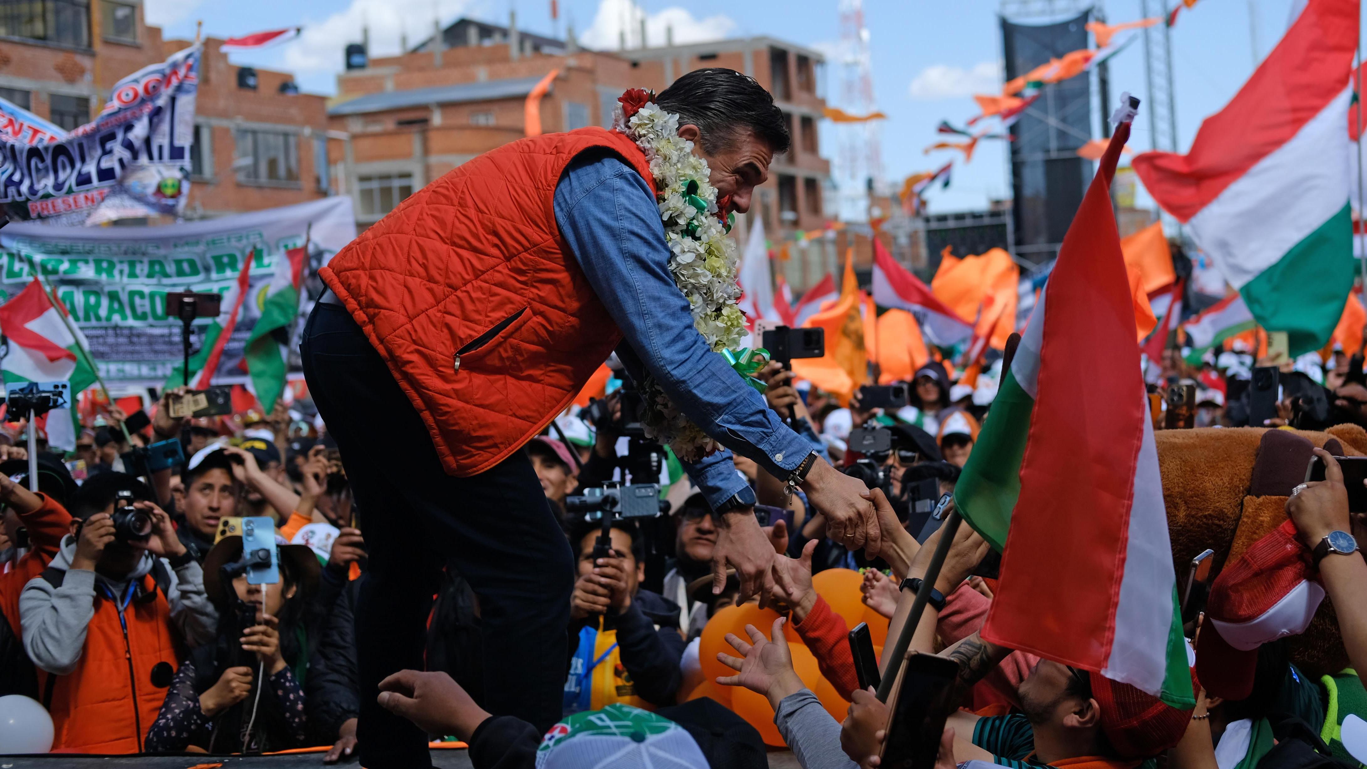 Rodrigo Paz en campaña. 