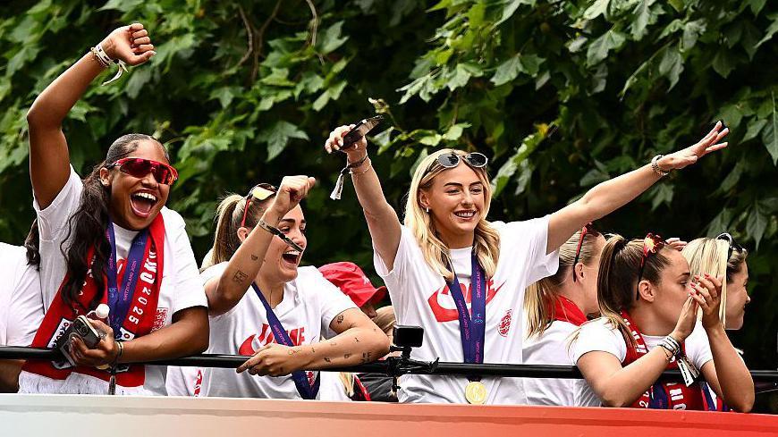 Fans join Lionesses for unbelievable Euros parade