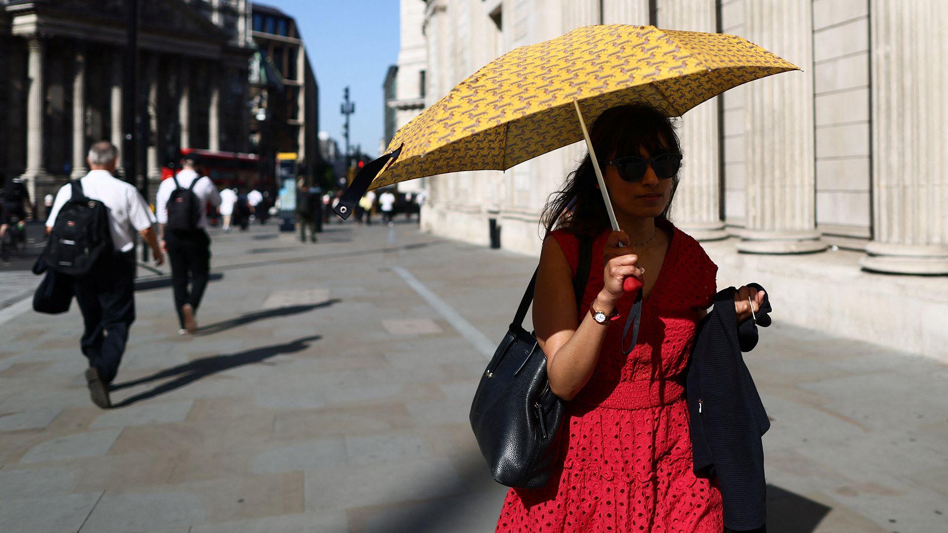 Hottest May day record could be broken again in UK as mid-morning temperature hits 30C