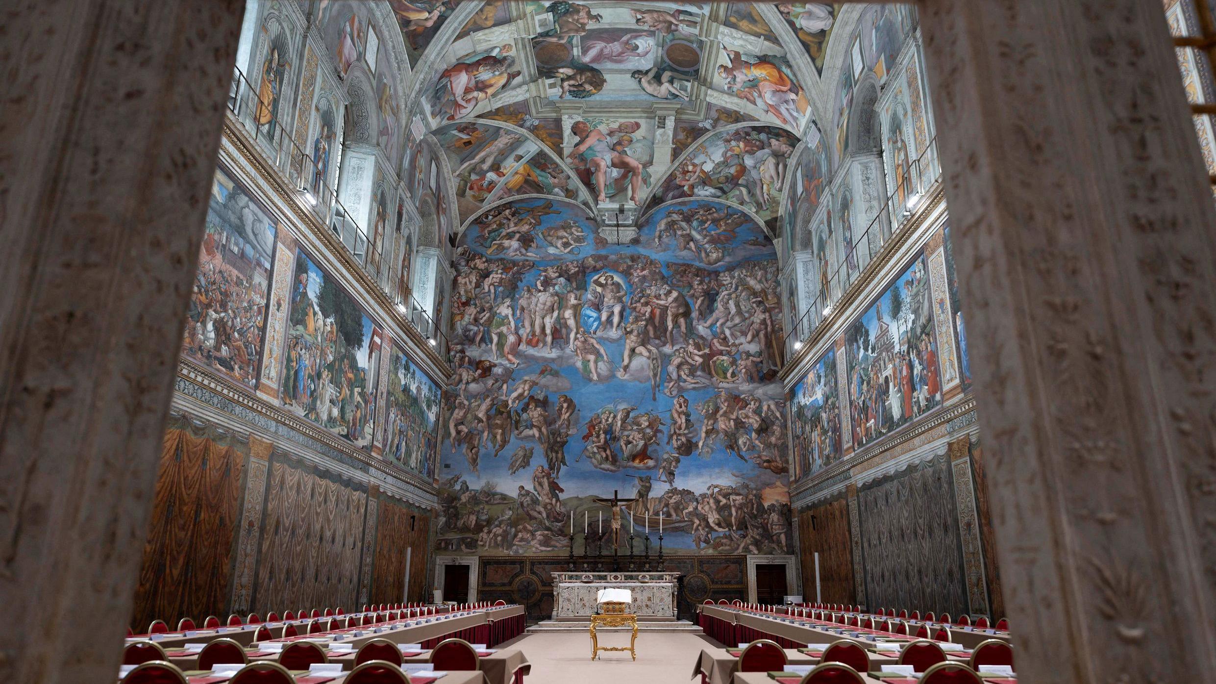 Sala da Capela Sistina organizada para o conclave