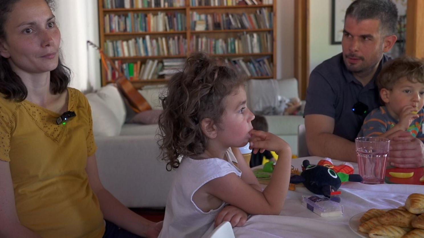 Mat&eacute; e Agi com parte da sua fam&iacute;lia
