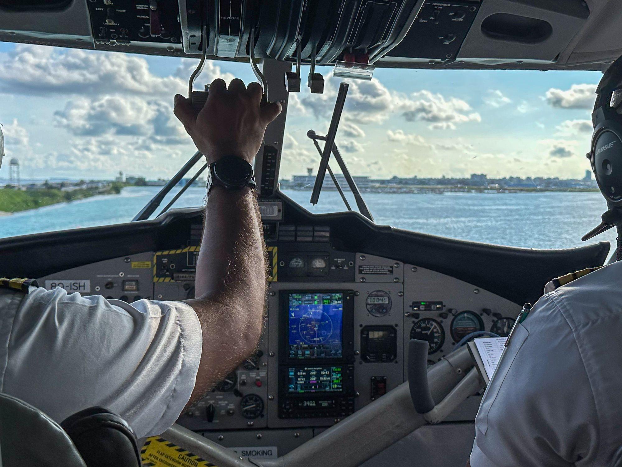 La cabina de un avión