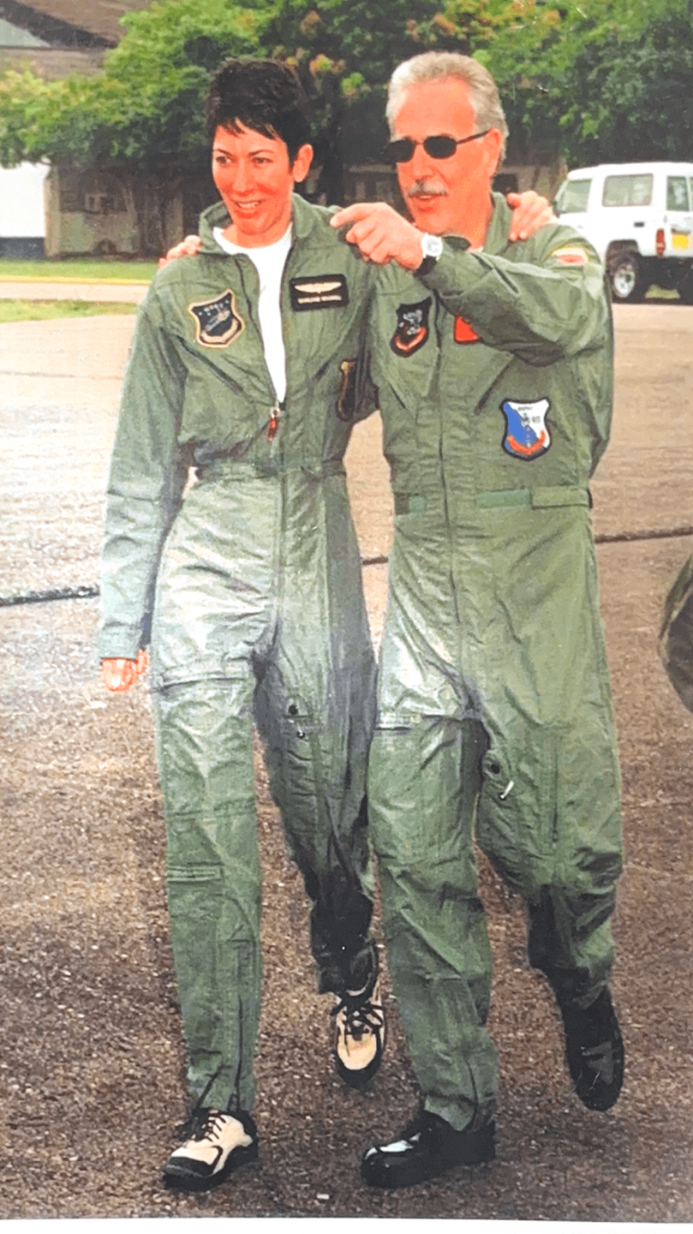 Maxwell y Pastrana en Melgar, Colombia en 2002.