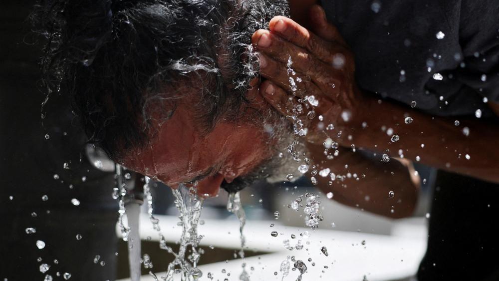 Rare red extreme heat warning to take effect as temperatures soar across UK