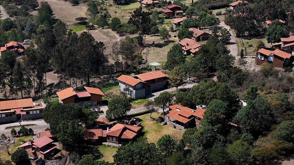 Una vista aérea de cabañas en el Tapalpa Country Club