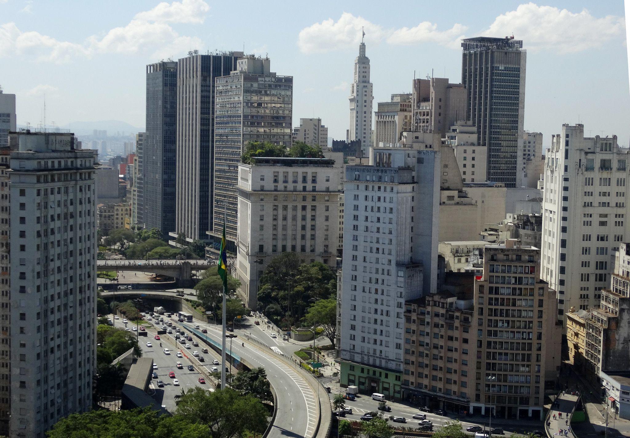 Vista a&eacute;rea de edif&iacute;cios no centro de S&atilde;o Paulo