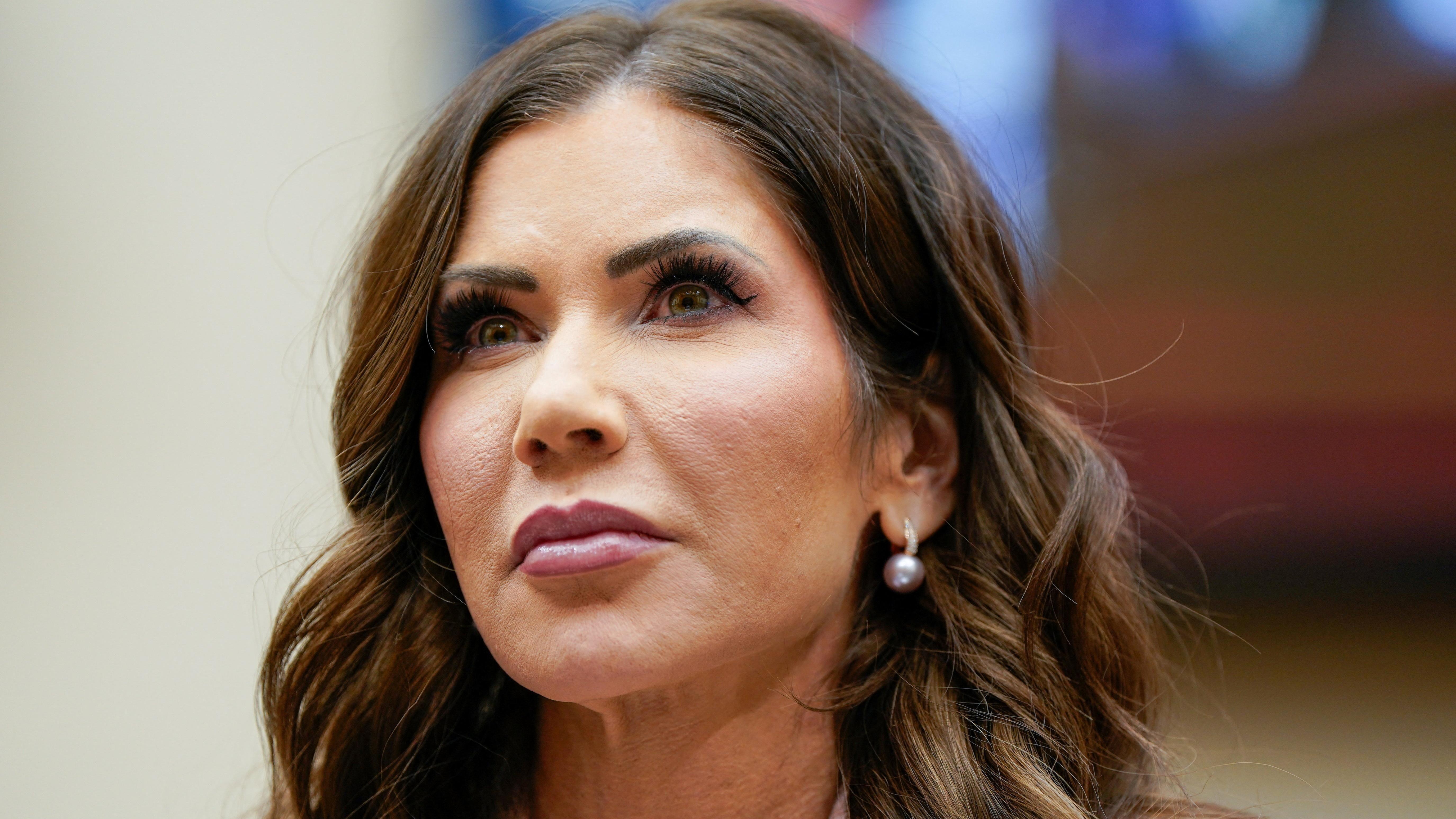 Trump replaces Homeland Security chief Kristi Noem