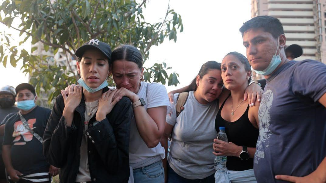 Familiares de victimas en La Guaira.