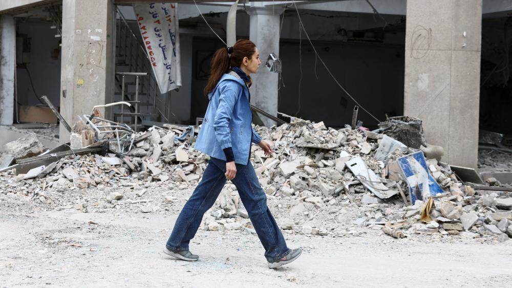 Iran says its forces are 'waiting' for US ground troops, as more American marines arrive in region