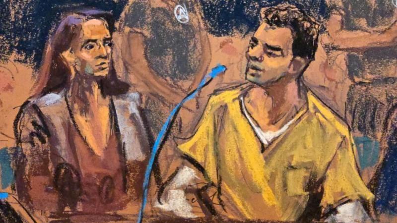 A ilustra&ccedil;&atilde;o mostra um homem de camisa amarela, Luigi Mangione, sentado ao lado de uma mulher, em um tribunal. O desenho, feito em tons de marrom, azul e amarelo, retrata os dois sentados diante de um microfone.