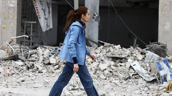 Iran says its forces are 'waiting' for US ground troops, as more American marines arrive in region