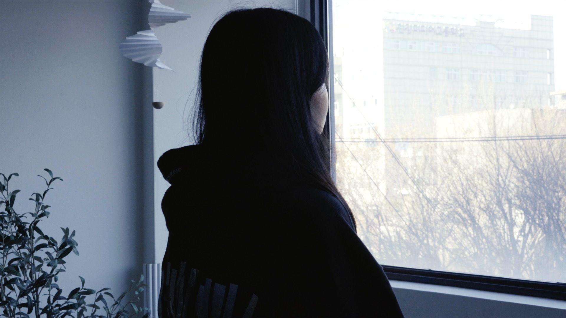 부산 연제구 살인 사건 피해자의 여동생 유리(가명)씨가 BBC와 인터뷰를 갖고 있다