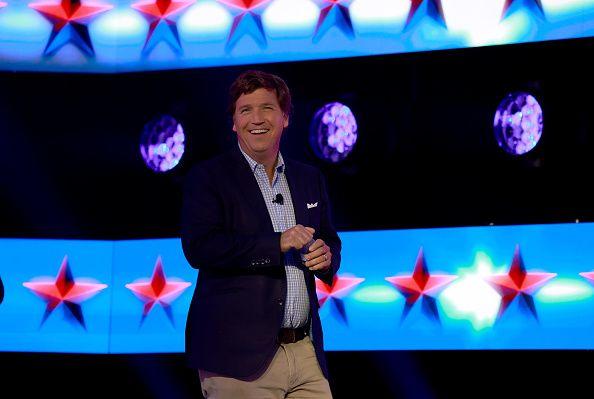 Taker Karlson govori na konferenciji Turning Point Action 15. jula 2023. u Vest Palm Biču, Florida.