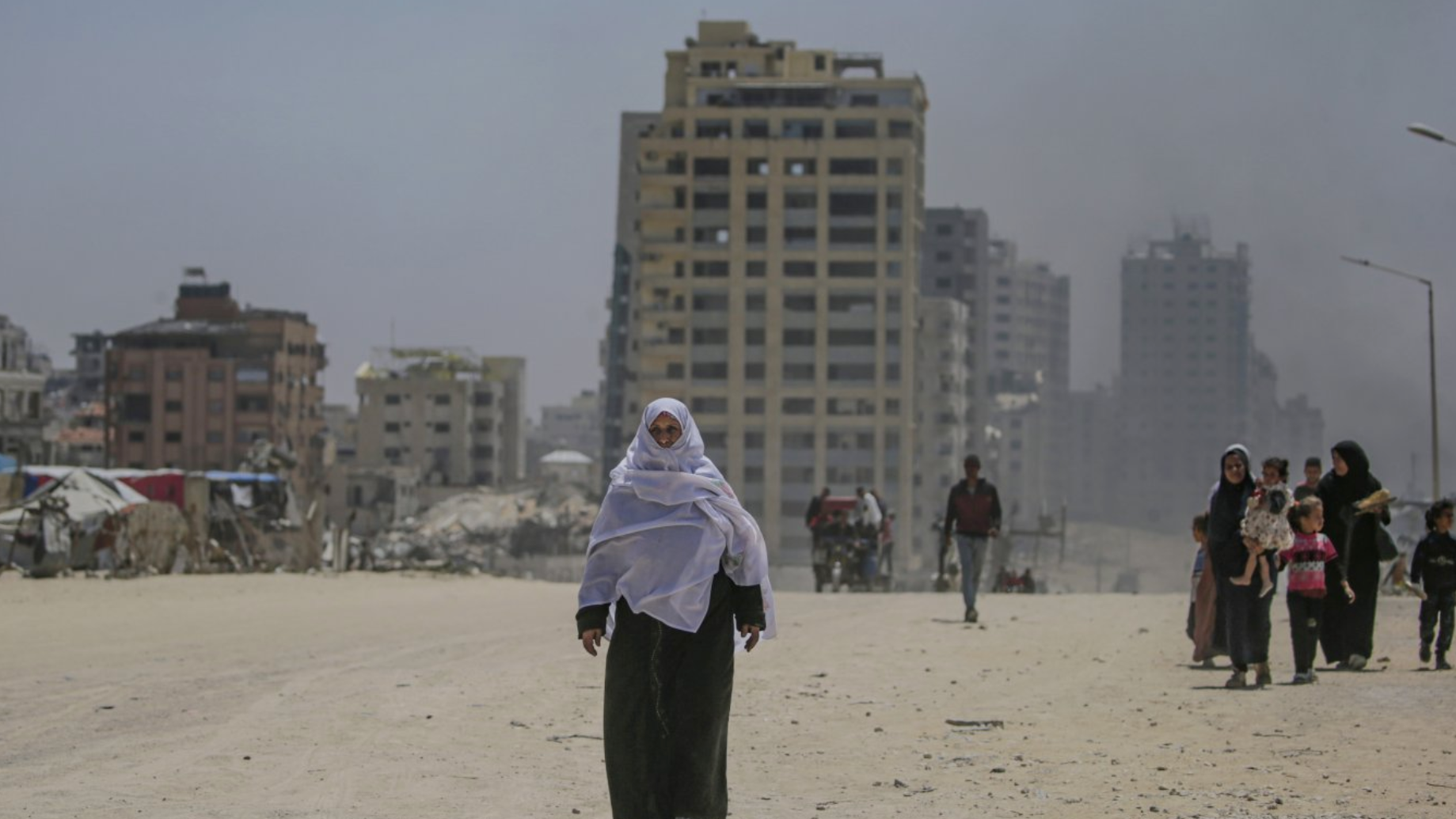 الجيش الإسرائيلي يبدأ “هجومه الواسع” في غزة، ومئات القتلى الفلسطينيين منذ الخميس