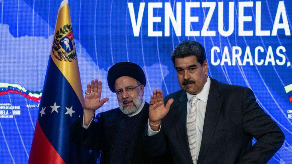 El presidente de Venezuela, Nicolás Maduro, junto a Ebrahim Raisi, entonces presidente de Irán, en el Palacio de Miraflores de Caracas el12 de junio de 2023.