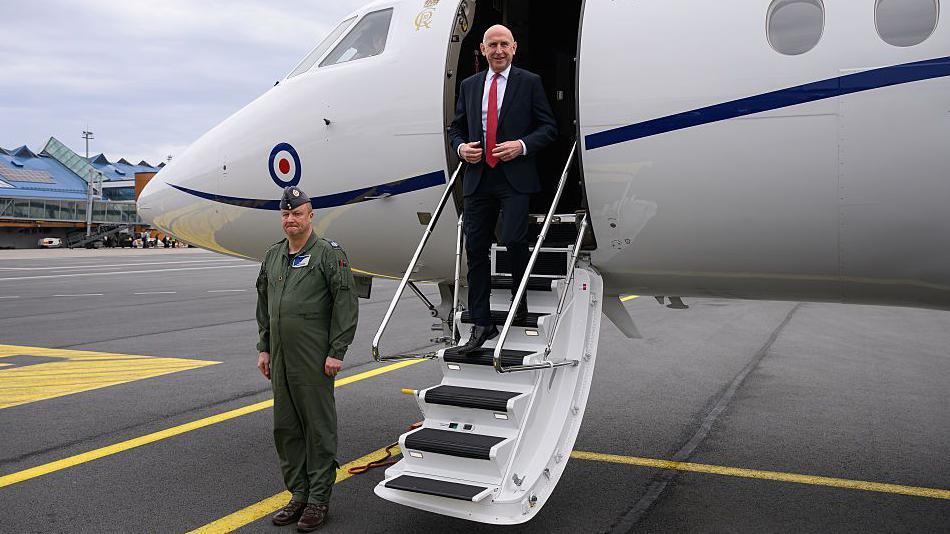 RAF jet carrying defence secretary has signal jammed near Russian border