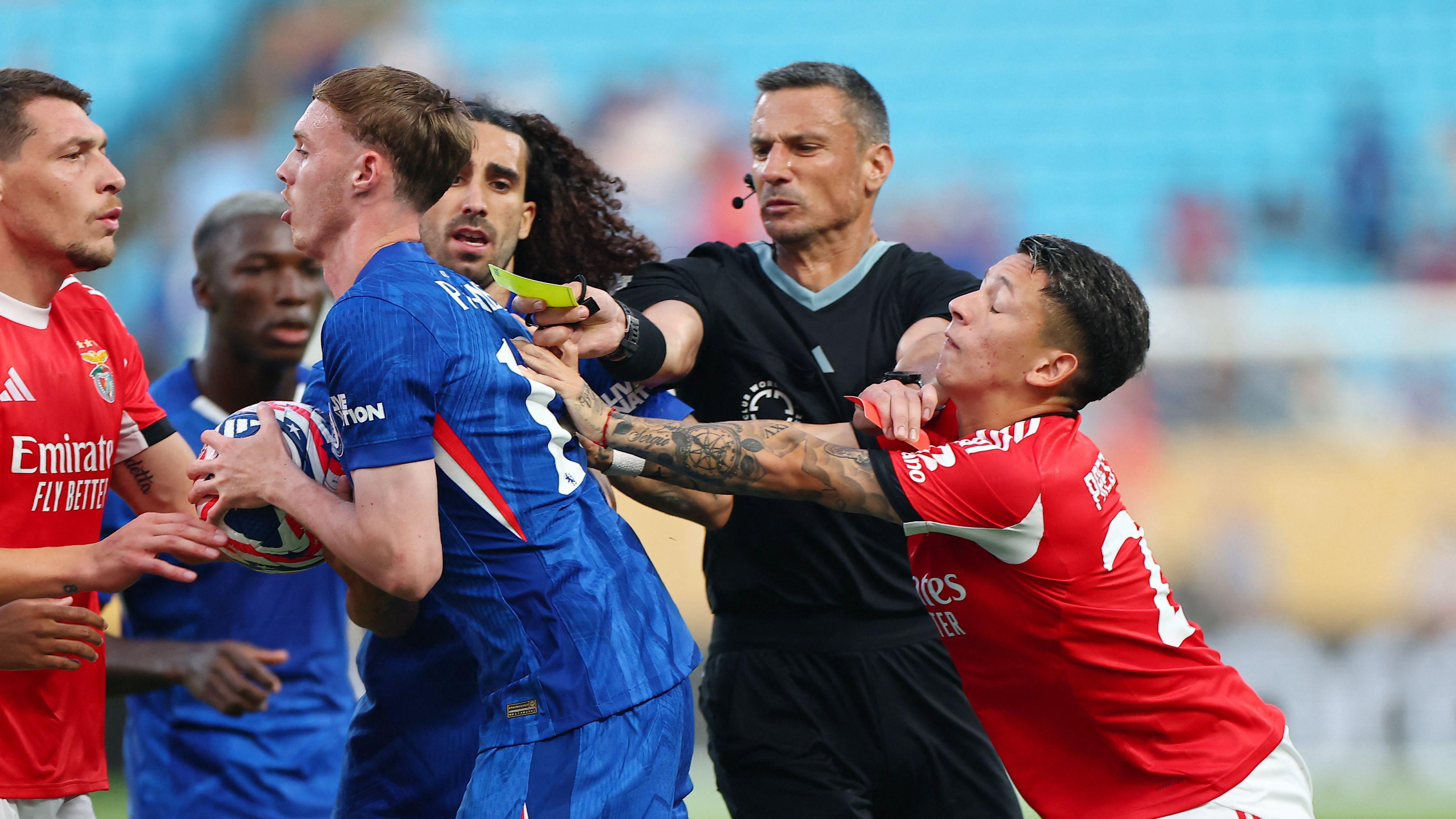 Ko je Slavko Vinčić, prvi Slovenac koji sudi finale Mundijala 3 Slavko Vinčić na meču Čelsija i Benfike u osmini finala Svetskog klupskog prvenstva 2025.