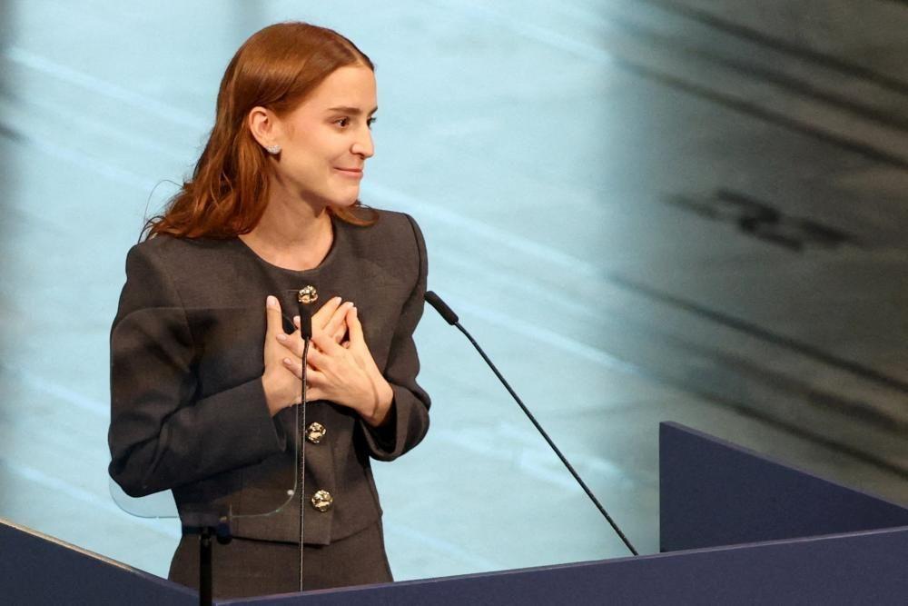 Nobel Peace Prize winners daughter accepts award on her behalf