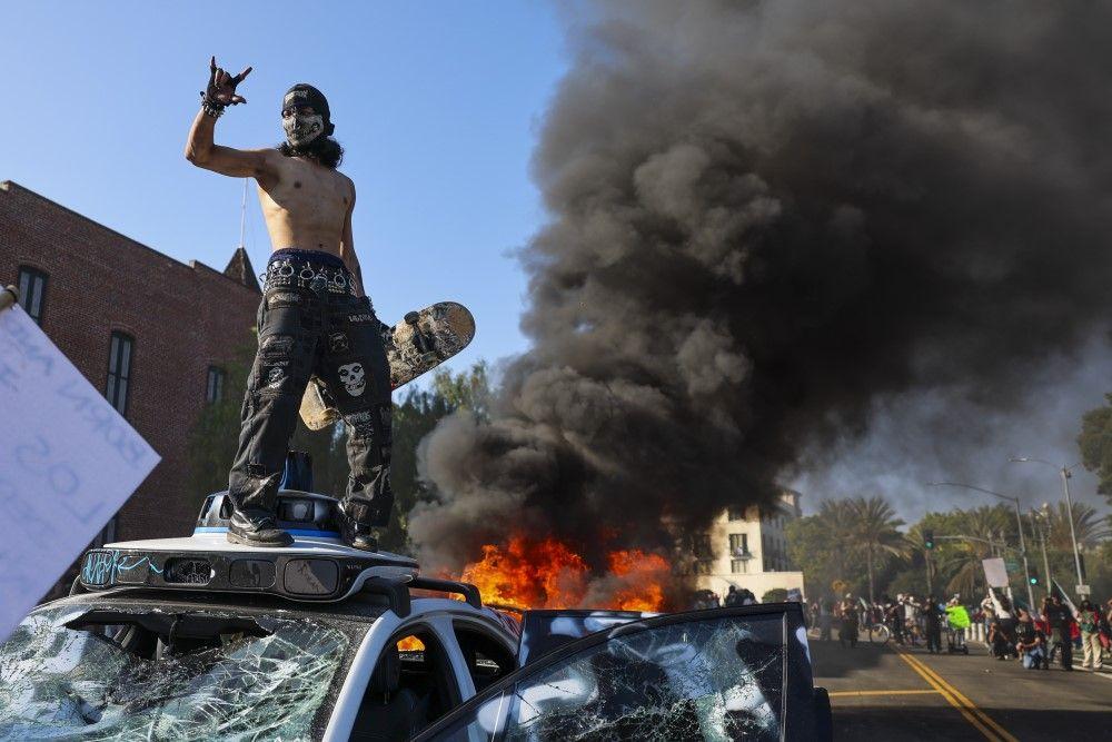 Los Anđeles kao ratna zona: Tramp šalje i marince da uguše proteste 1 protesti u los anđelesu
