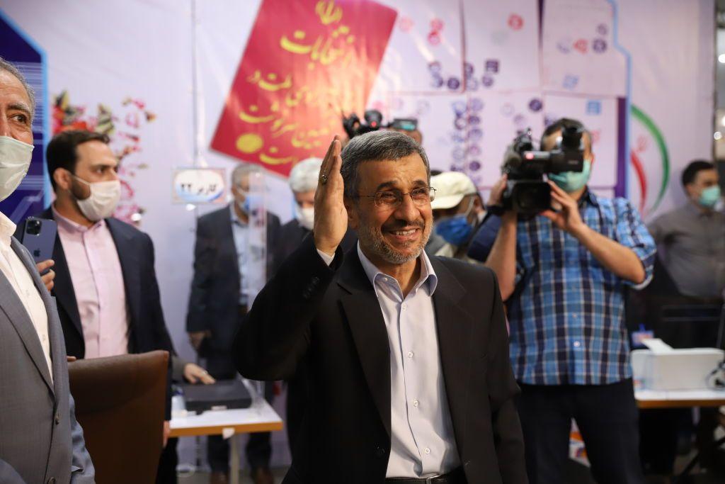 هكذا فشلت الحرب في تنصيب أحمدي نجاد قائداً لإيران - نيويورك تايمز