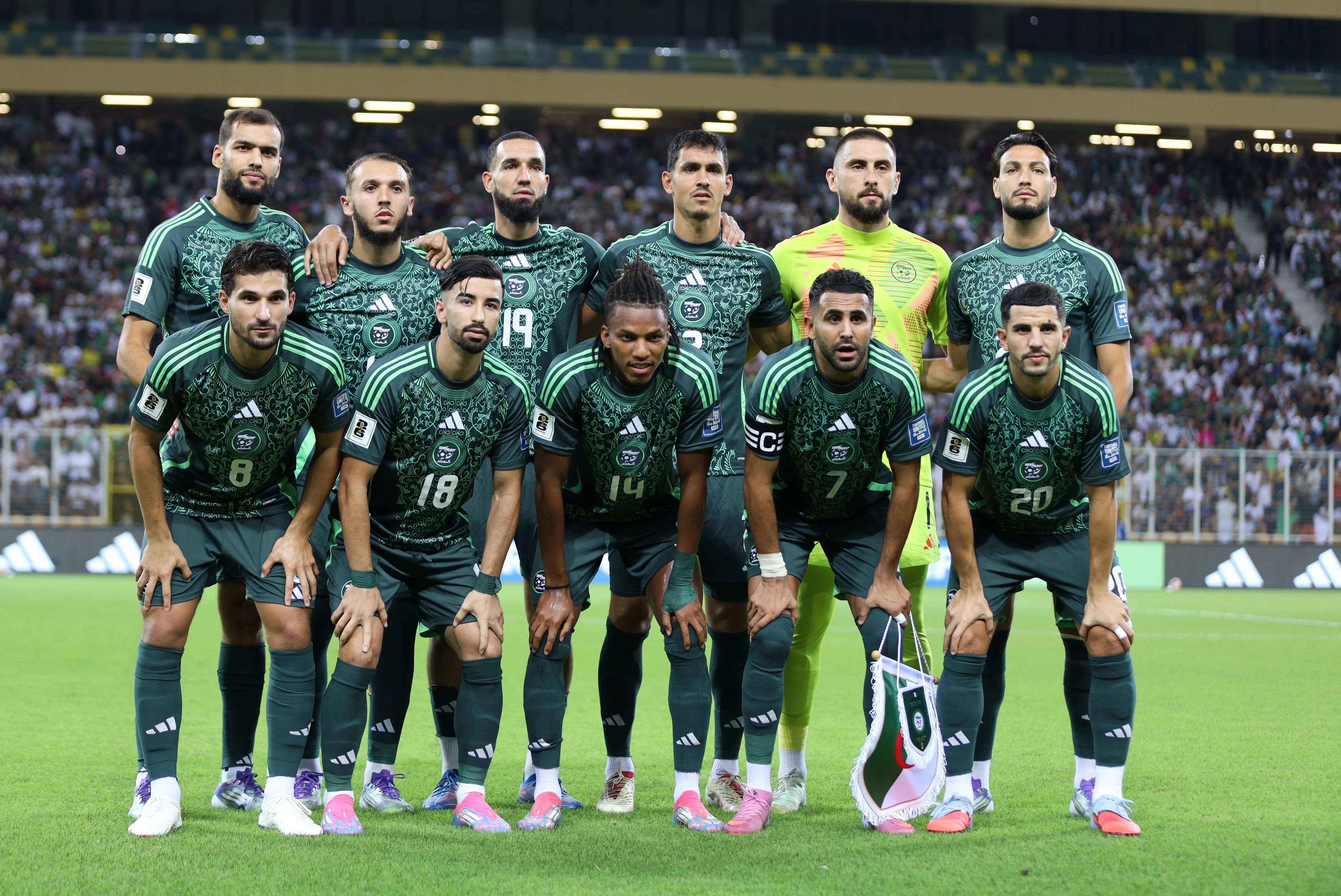 لاعبو الجزائر قبل مباراة في تصفيات كأس العالم 2026 مع بوتسوانا في 4 سبتمبر/أيلول 2025