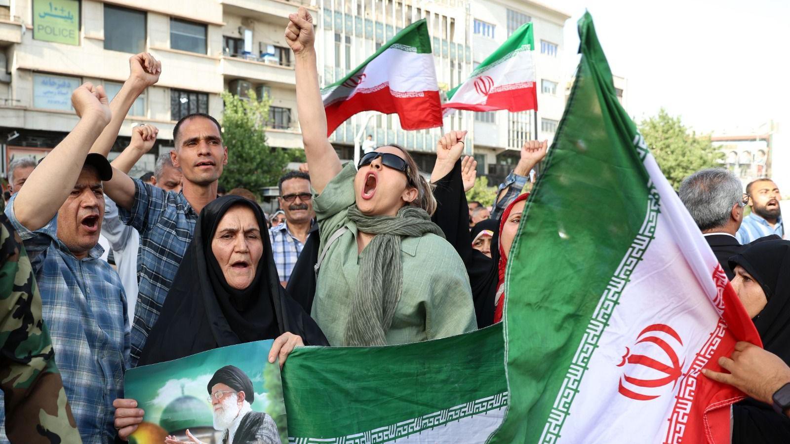 Protesto em Teerã após bombardeios dos EUA