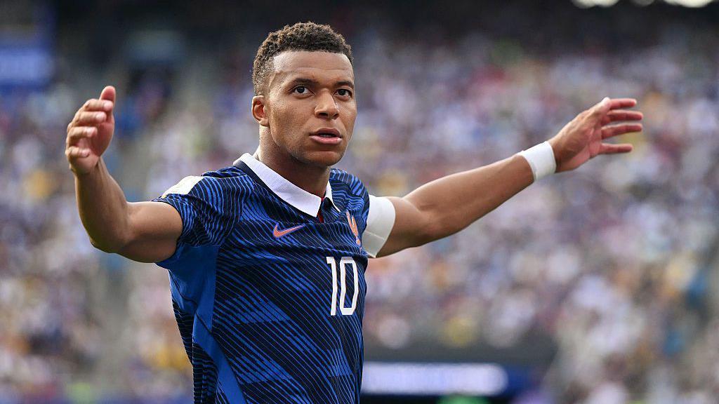 Mbappe puts flying France 3-0 up against Sweden