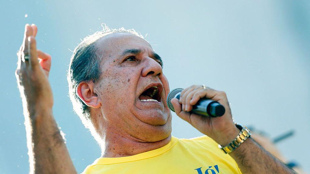 O pastor pentecostal e escritor brasileiro Silas Malafaia fala durante um comício de apoio a Bolsonaro na Avenida Paulista, em São Paulo, Brasil, em 29 de junho de 2025. 