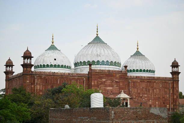 متھرا کی شاہی مسجد پر ہندو یہ دعوی پیش کرتے ہیں کہ یہ ان کے بھگوان کرشن کی جائے پیدائش ہے