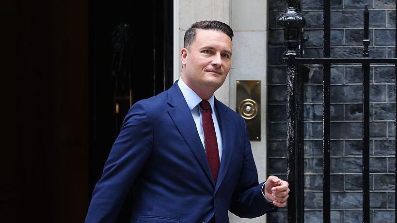 Streeting silent as Labour MPs wait to see if he launches leadership challenge