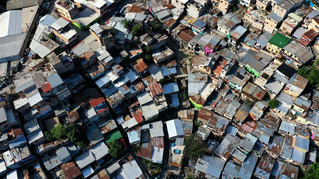 Vista aérea de un barrio de Tegucigalpa, tomada el 23 de mayo de 2020 durante la pandemia de COVID-19.
