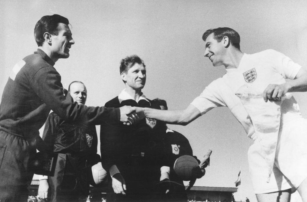 Saludo de los capitanes en el Mundial de Chile 62
