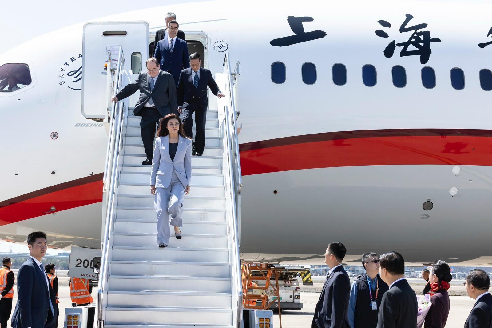 鄭麗文4月7日搭乘上海航空航班訪問中國大陸