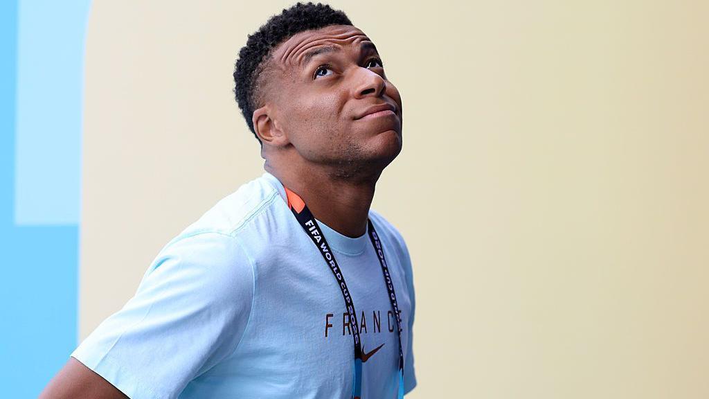 Mbappe starts as France face Sweden for place in last 16